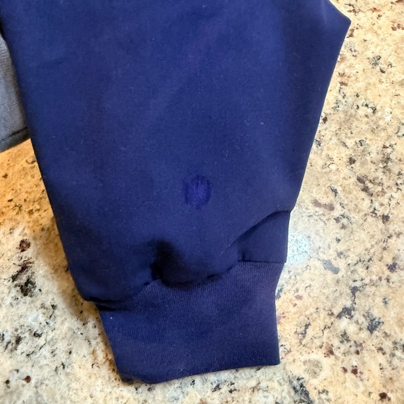 Figs Men's Navy Jogger Pants - Picture 4 of 5